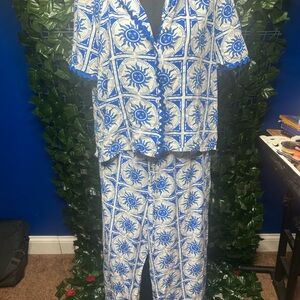 Blue and White Sun Patterned Set